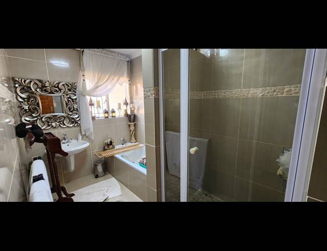 4 BEDROOM HOUSE FOR SALE IN VANDERBIJLPARK SE 3